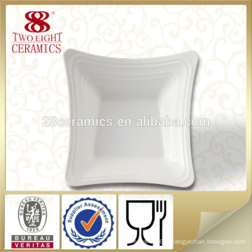 Céramique blanche pure en porcelaine en mélangeant des assiettes de fruits autre assiette et bol